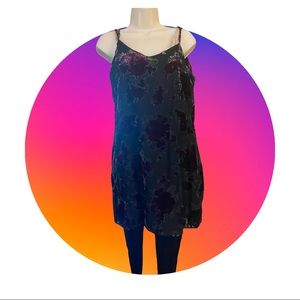 For the holidays-gorgeous Aeropostale floral velvet imprinted sleeveless dress